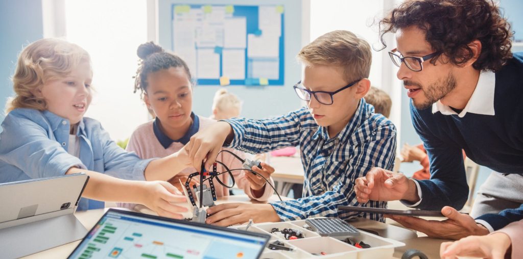 Elementary II (9-12 years) - International Montessori School in Sotogrande, Spain